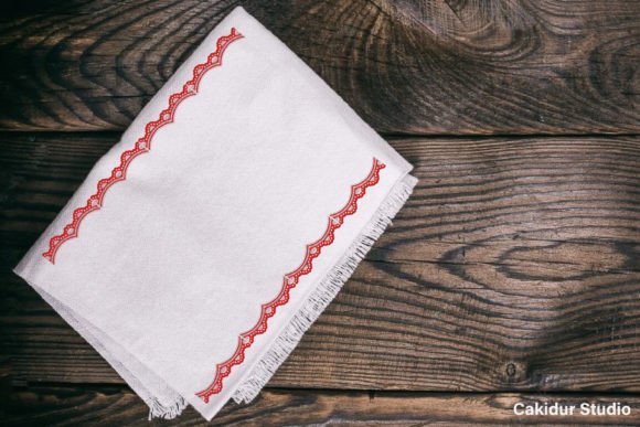 Red Fence Border: A Designer’s Review for Personalized Gifts